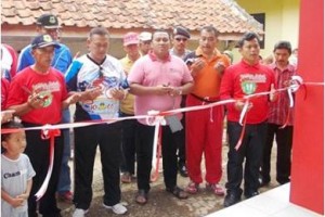 Wakil Bupati Kuningan, H Acep Purnama SH MH meresmikan rutilahu yang sudah selesai dibangun.